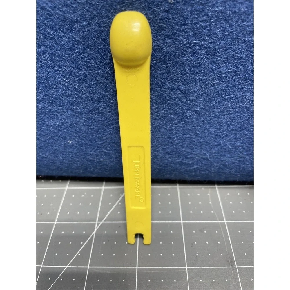 Tupperware 1266-3 Pale Yellow Measuring Spoon 1/8 Tsp Vintage‎